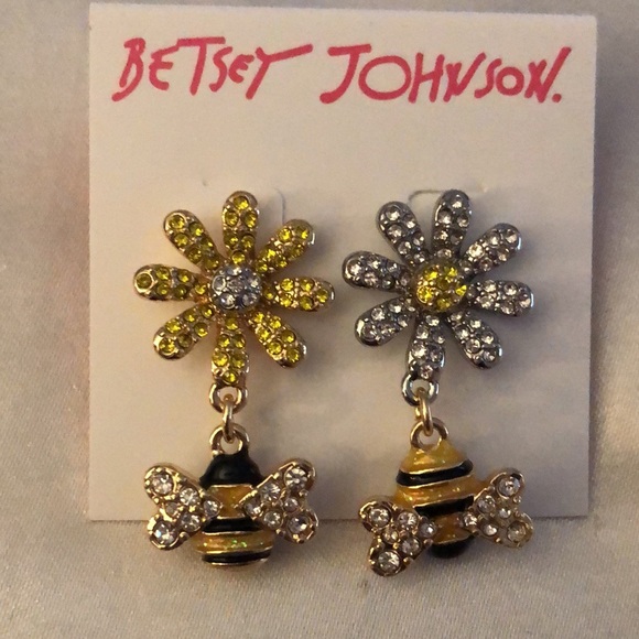 Betsey Johnson Daisy & Bee Mismatched Drop Earrings Crystal Accents NWT - Picture 5 of 15